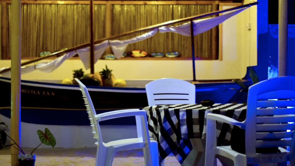 Resten Inn Thoddoo Exterior photo